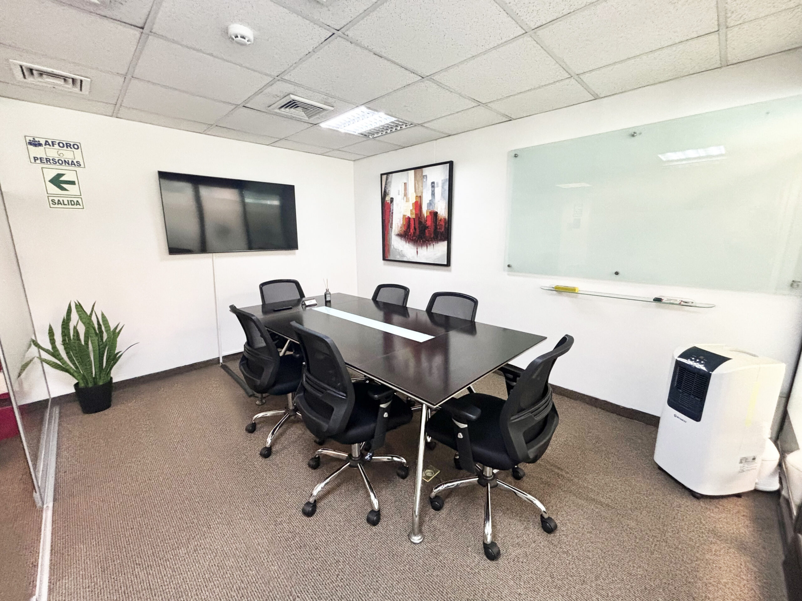 Sala de Reuniones Lima Coworking — hasta 6 personas